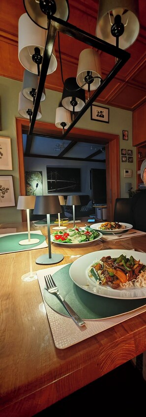 Dining - Ferienhaus Villa Zauberblick am Rennsteig Frankenwald. Pets welcome! (Ludwigsstadt)