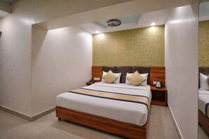 Deluxe Double Room, City View | Desk, laptop workspace, free WiFi