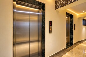 Interior entrance - Glitz Saineel Executive Near Juhu Beach (Mumbai)