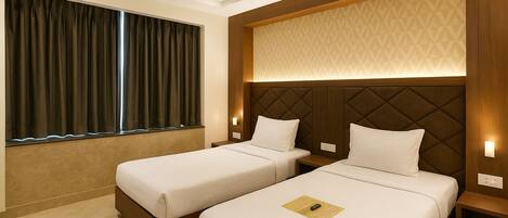 Desk, laptop workspace, free WiFi