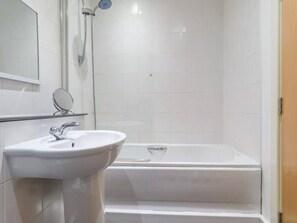 Apartamento, 2 habitaciones, accesible para personas con discapacidad | Baño