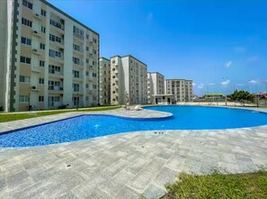 Pool - Trendy & Safe Oasis: Pool, Balcony, Parking, WiFi! (Sakumono)