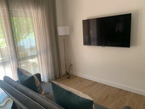 Living area - Lovely flat, walk to Glentana beach... Play golf! (Great Brak River)