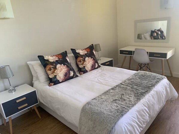 1 chambre, fer et planche à repasser, accès Internet, draps fournis