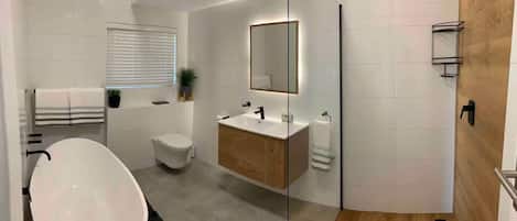 Toallas, jabón, papel de baño