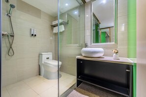 Shower, hair dryer, towels, soap - Yueduo Selected Hotels (Guangzhou)