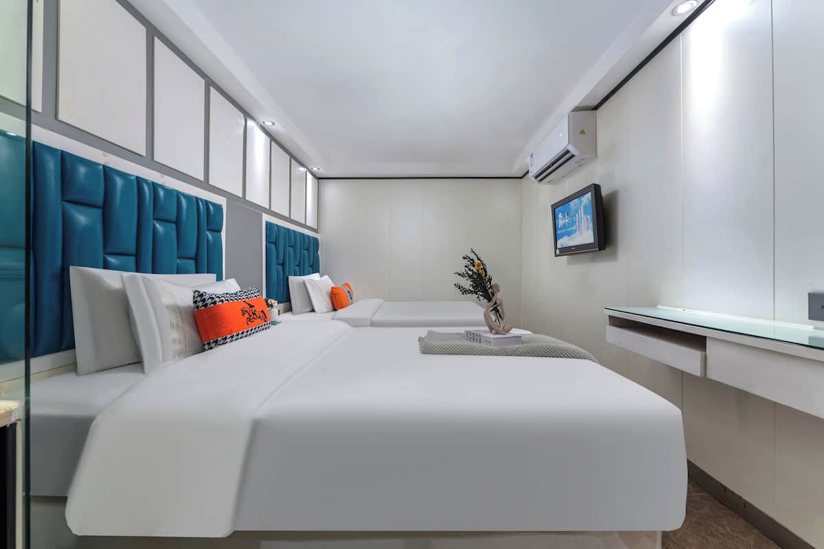 Superior Twin Room | Individually decorated, individually furnished, laptop workspace