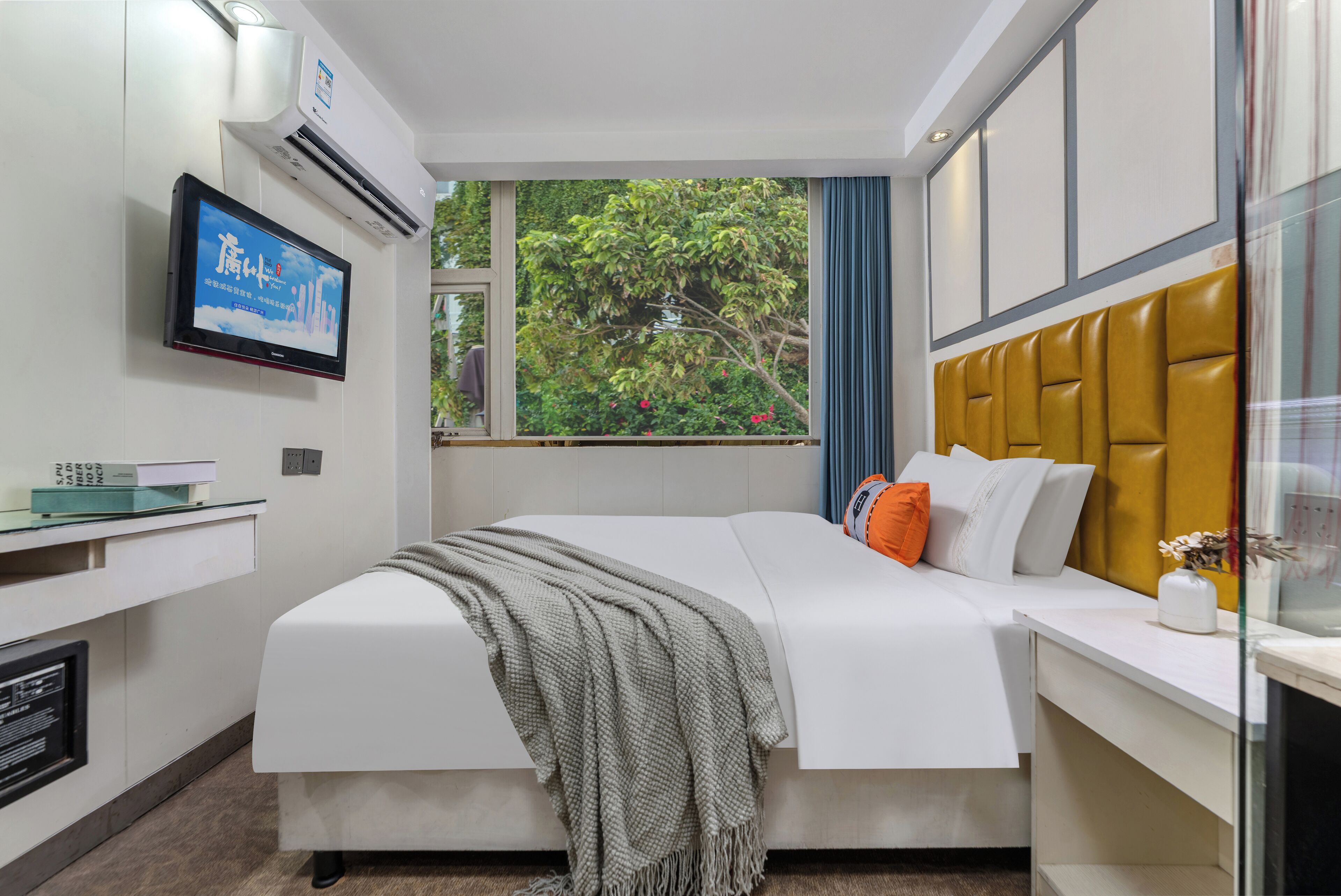 标准双人房 | 特色装修、特色家居、笔记本电脑工作区、遮光窗帘