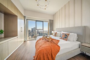 1 bedroom, iron/ironing board, free WiFi, bed sheets - Downtown Dubai Chic 1BR Retreat (Dubai)