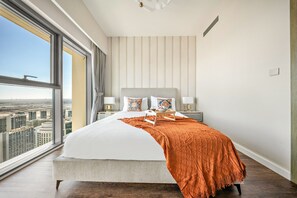 1 bedroom, iron/ironing board, free WiFi, bed sheets - Downtown Dubai Chic 1BR Retreat (Dubai)