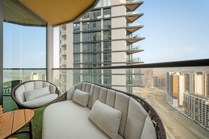 Property grounds - Stylish 2BR + Maid’s Apartment in Sobha Hartland (Dubai)