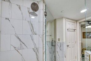Shower, towels - One Ocean Place 803 - 2 Bedroom, 2 Bathroom Oceanfront (Garden City Beach)