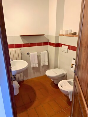 Shower - Holiday Home 'Romantica' with Shared Pool, Wi-Fi and Air Conditioning (Bagno a Ripoli)