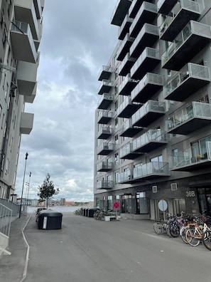 Lejlighed - 1 soveværelse - handicapvenligt - balkon | Udendørsområde