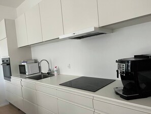 Apartment, 1 Bedroom, Accessible, Balcony | Interior