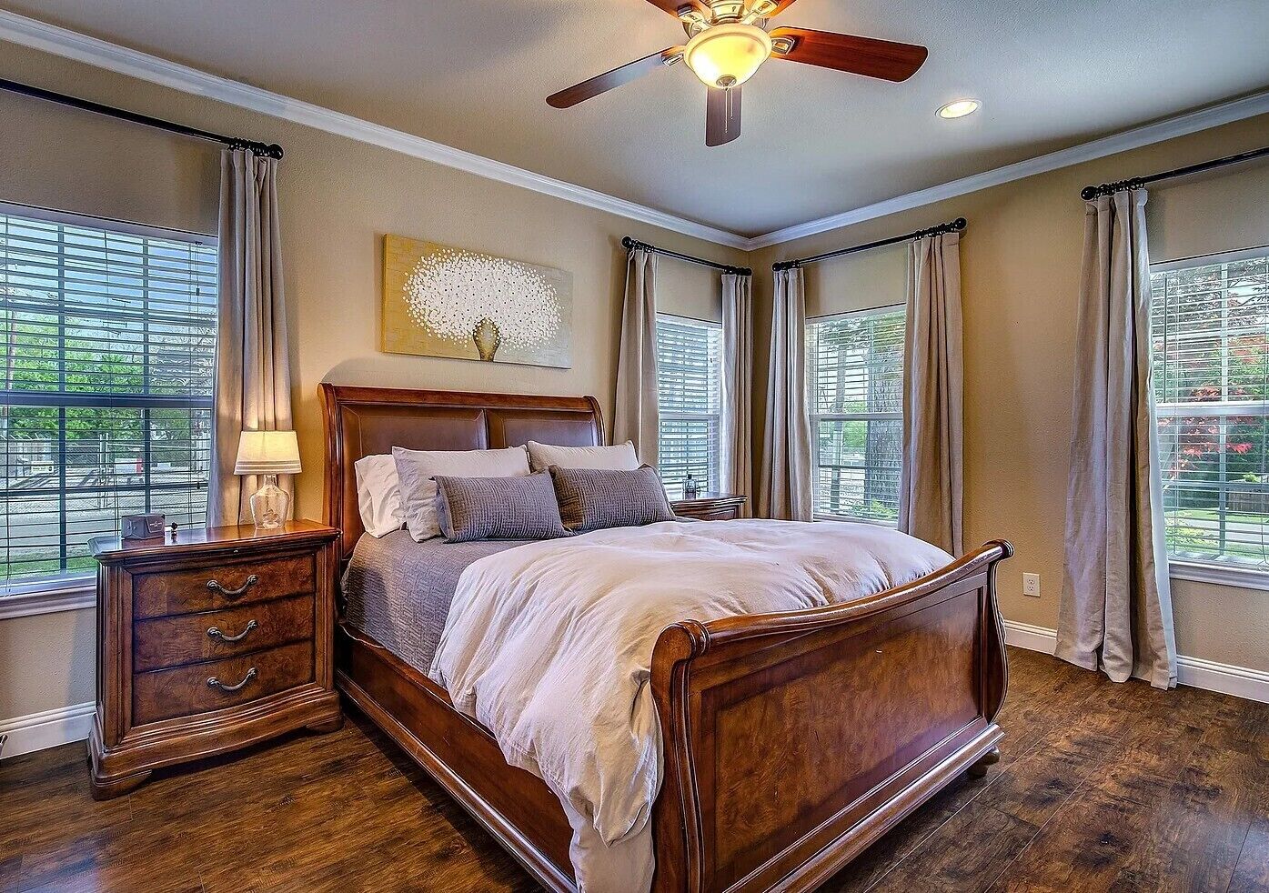 4 室のベッドルーム、アイロン / アイロン台、WiFi、ベッドシーツ