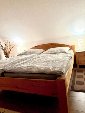 WiFi, bed sheets