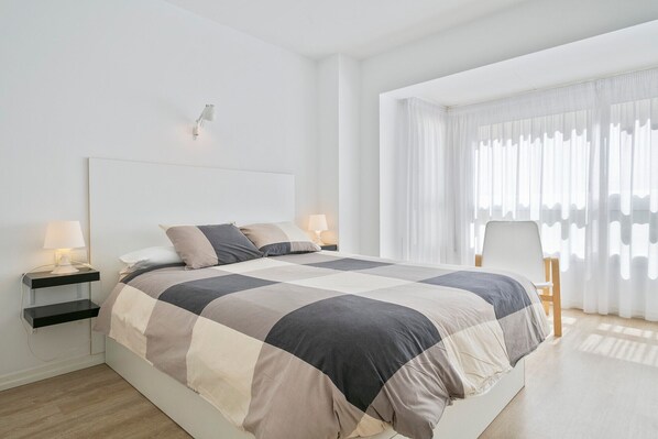 1 bedroom, iron/ironing board, WiFi, bed sheets - Pepita Bandert Apartments (Cambrils)