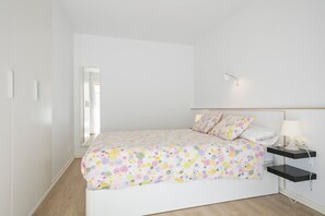 Ferros/tábuas de passar roupa, Wi-Fi, roupa de cama