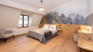 Habitación Deluxe doble | Caja fuerte, escritorio, tabla de planchar con plancha y wifi gratis
