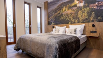 Comfort Double Room | In-room safe, desk, iron/ironing board, free WiFi