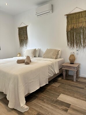 Iron/ironing board, WiFi, bed sheets - Villa Alegria Moraira (Teulada)