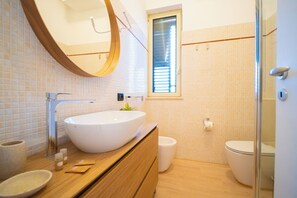 Apartment, Meerblick | Badezimmer