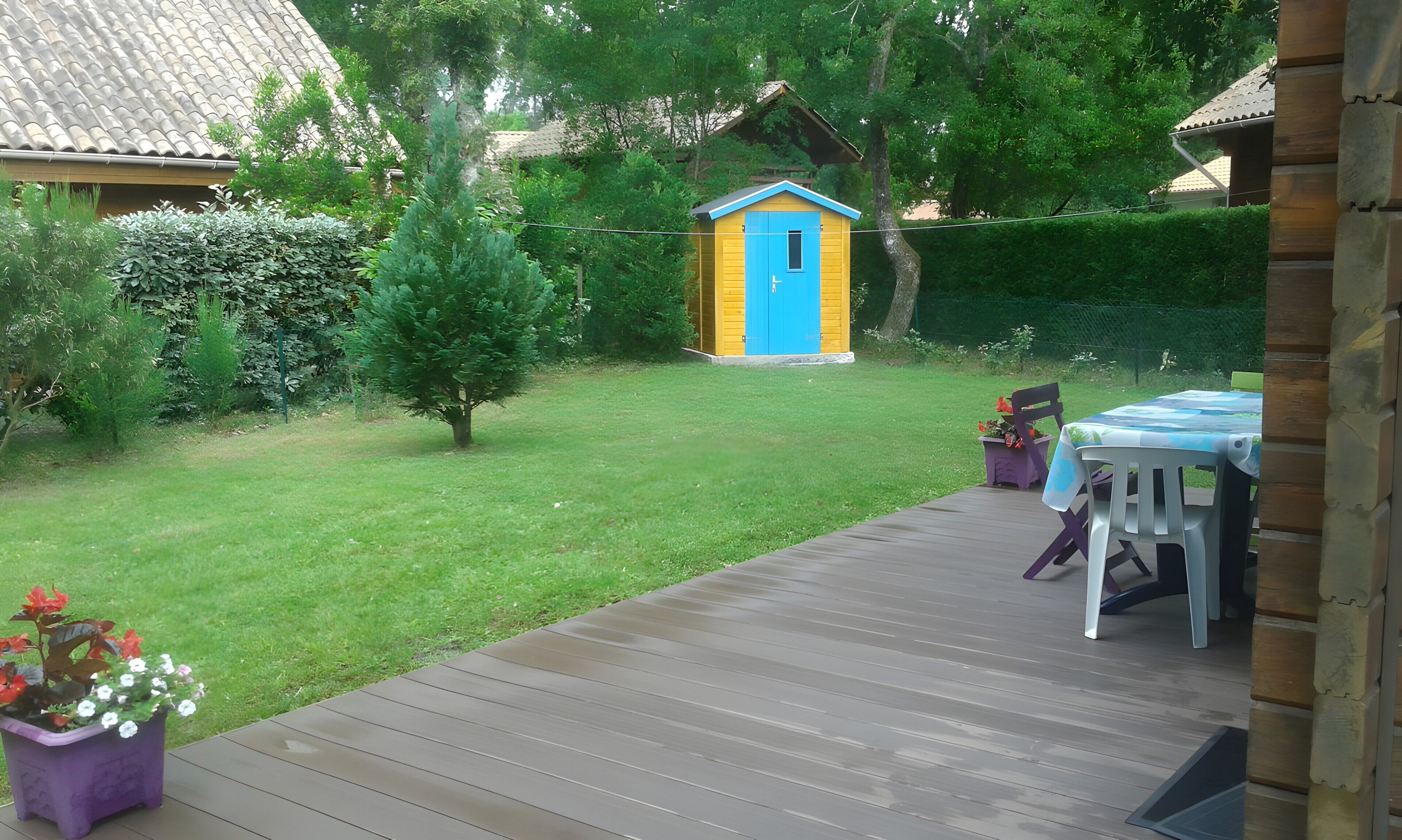 屋外ダイニングエリア