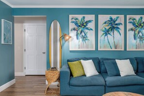 テレビ、テーブルサッカー台、書斎 / ワークスペース