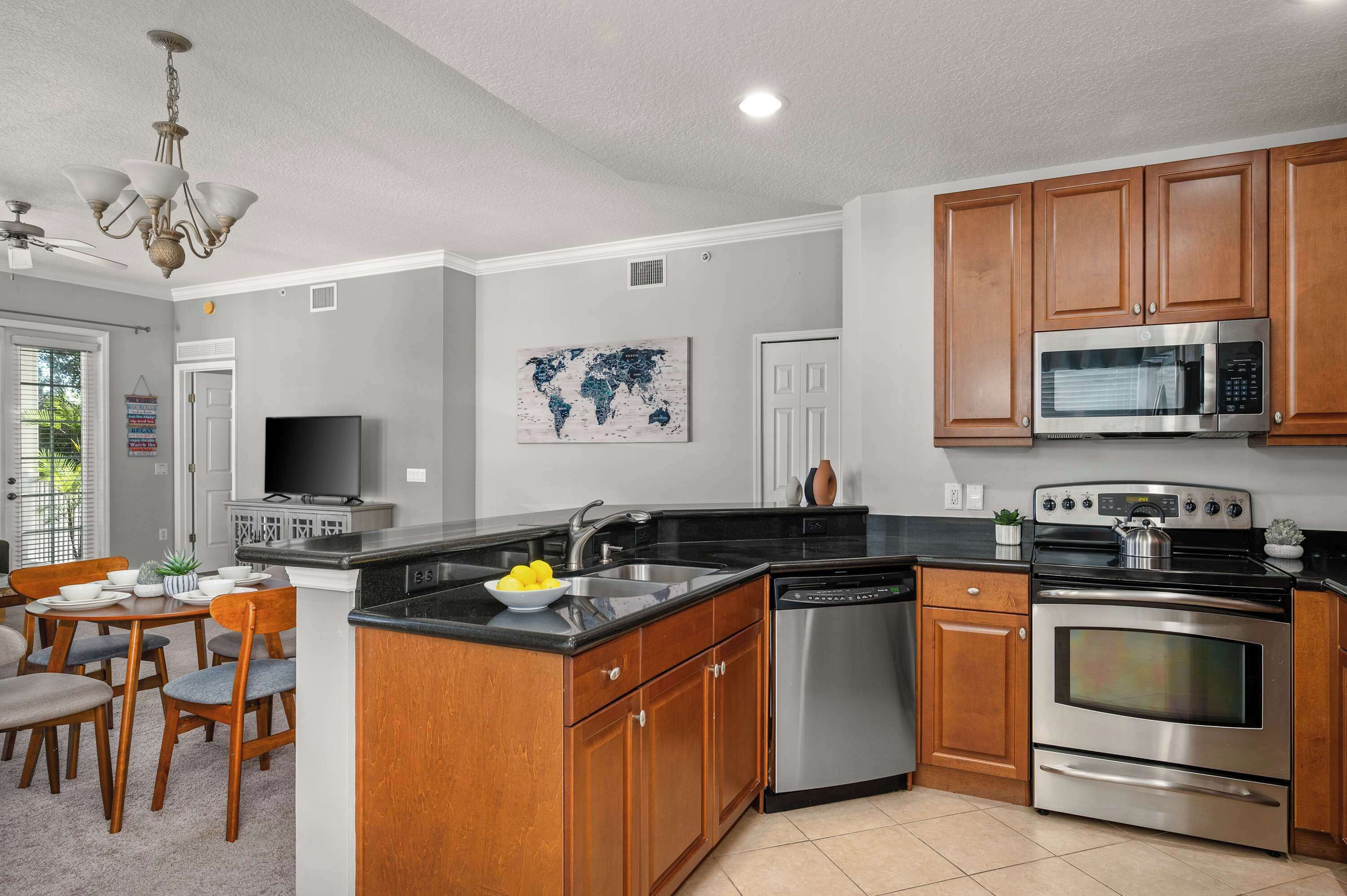 冰箱、微波炉、烤箱、炉灶