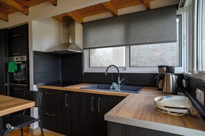 Private kitchen - Rustic - Private Rooftop Garden & City View Athens (Egaleo)