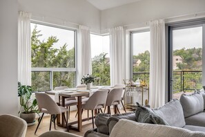 Dining - Modern Hill Country Home ~ Sunset Views and BBQ (Austin)