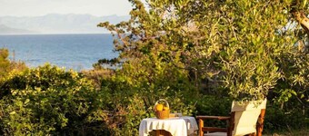 Petalidi Sunny Home One - Charming Garden Nest