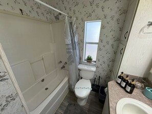 Hair dryer, towels, soap, toilet paper - The peaceful Lake House (Kissimmee)
