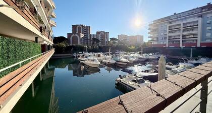 Bright apartment in Mandelieu, close to the sea