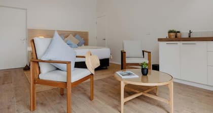 Bailey Estate—Margaret River Lakeside Stay