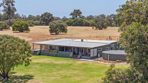 Bailey Estate—Margaret River Lakeside Stay