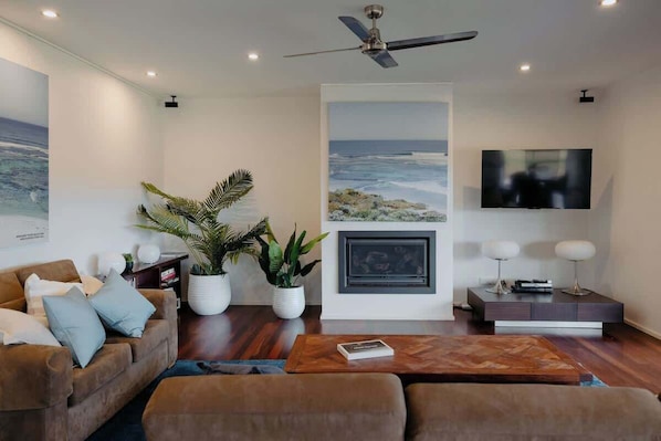 TV, fireplace, offices - Bailey Estate—Margaret River Lakeside Stay (Rosa Brook)