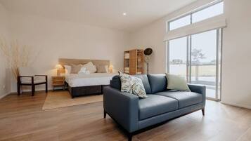 9 bedrooms, desk, iron/ironing board, WiFi
