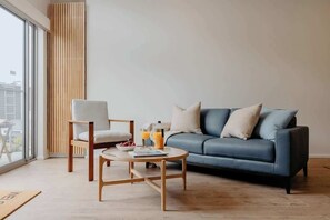 TV, fireplace, offices - Bailey Estate—Margaret River Lakeside Stay (Rosa Brook)