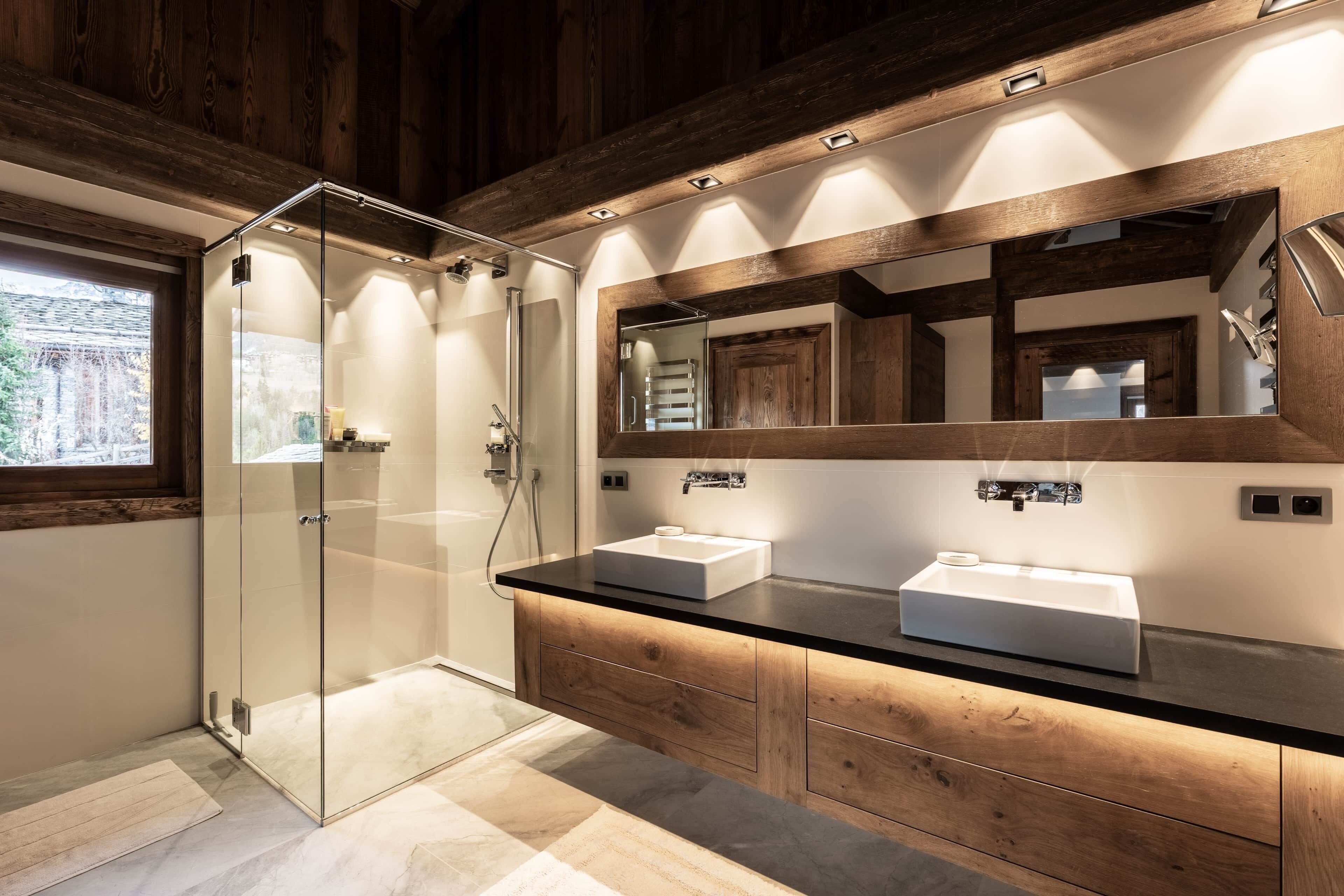 Shower, towels, toilet paper