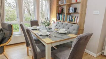 Cottage | Tempat makan