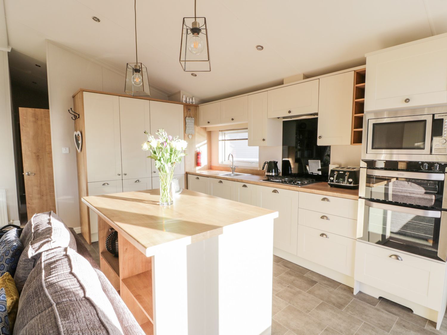 Cookware/dishes/utensils