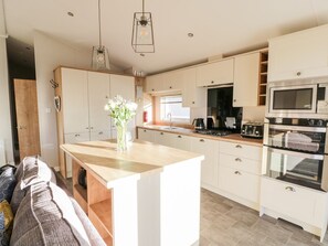 Dụng cụ nấu nướng/bát dĩa/dao nĩa