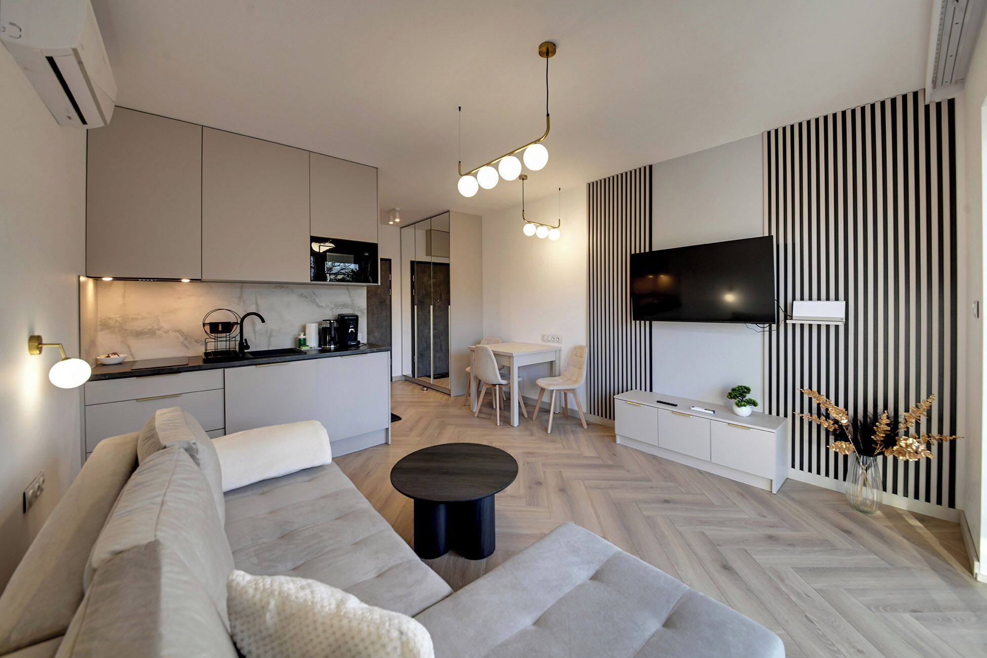 Estudio, balcón, vistas a la montaña | Tabla de planchar con plancha y wifi gratis