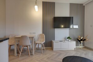 Estudio, balcón, vistas a la montaña | Tabla de planchar con plancha y wifi gratis