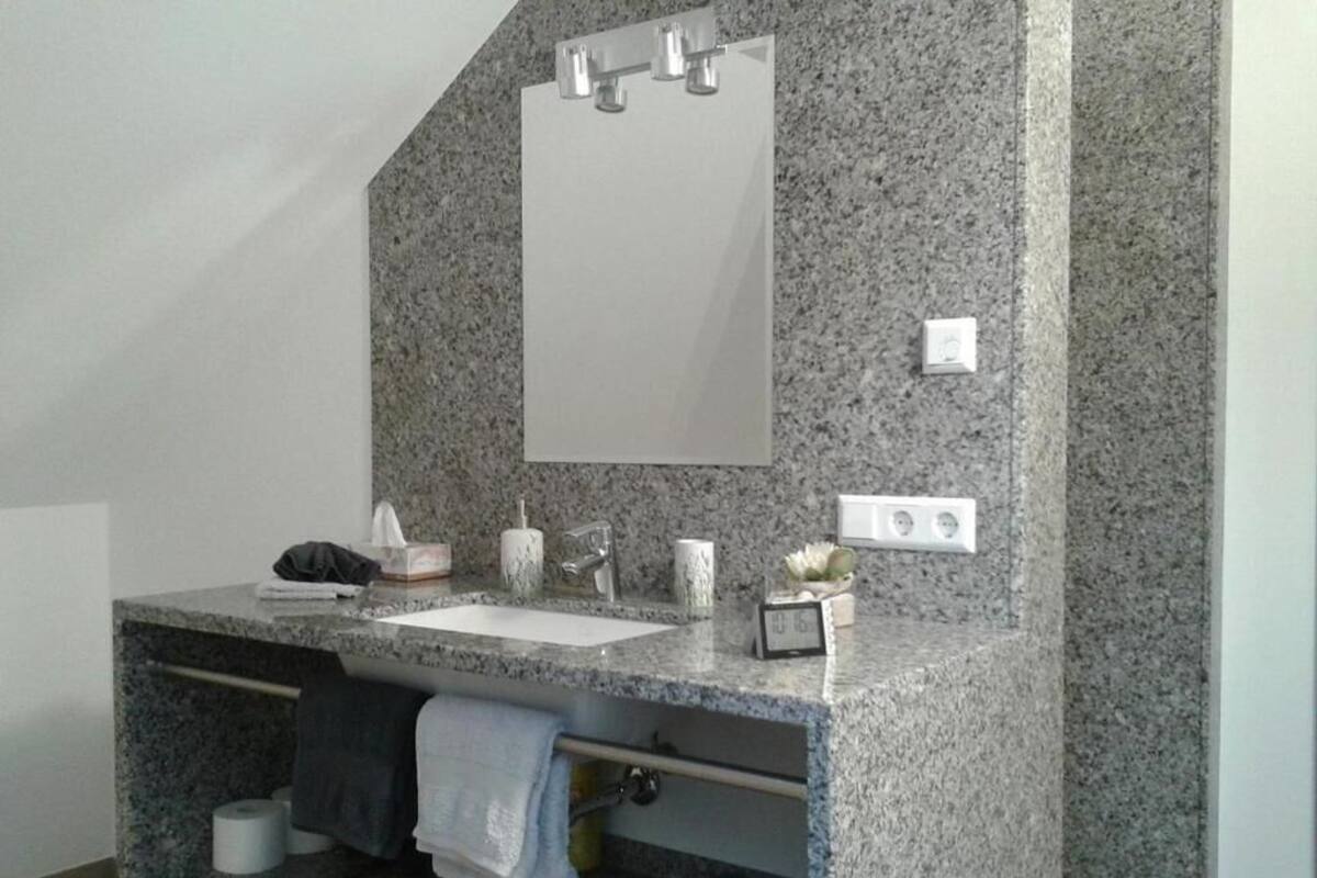 Chambre Quadruple Classique, non-fumeur, vue vallée | Salle de bain
