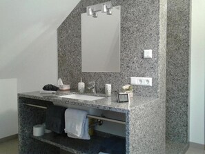 Bathroom - DZT-Schwarzwaldhotel Garni (Unterkirnach)