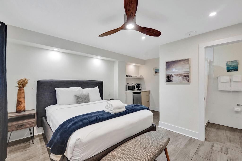 Iron/ironing board, travel cot, WiFi, bed sheets
