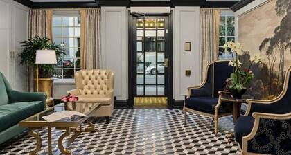 Wyndham's Inn at the Opera